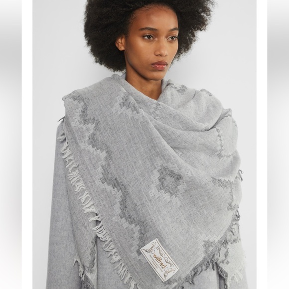 Wilfred Accessories - Aritzia | Wilfred Wool Triangle Scarf